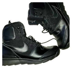 Nike ACG boots men sz 11.5